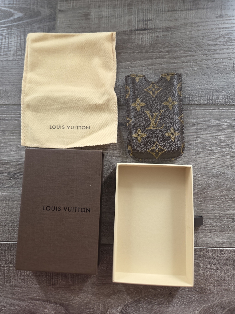 Louis Vuitton Brown Monogram Canvas Card /Small Cell Phone Case Sleeve